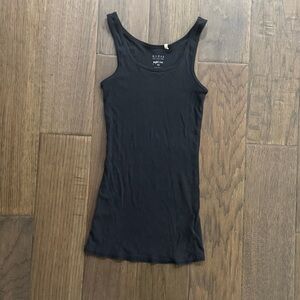 GUESS Black Fitted Sleeveless Tank Top